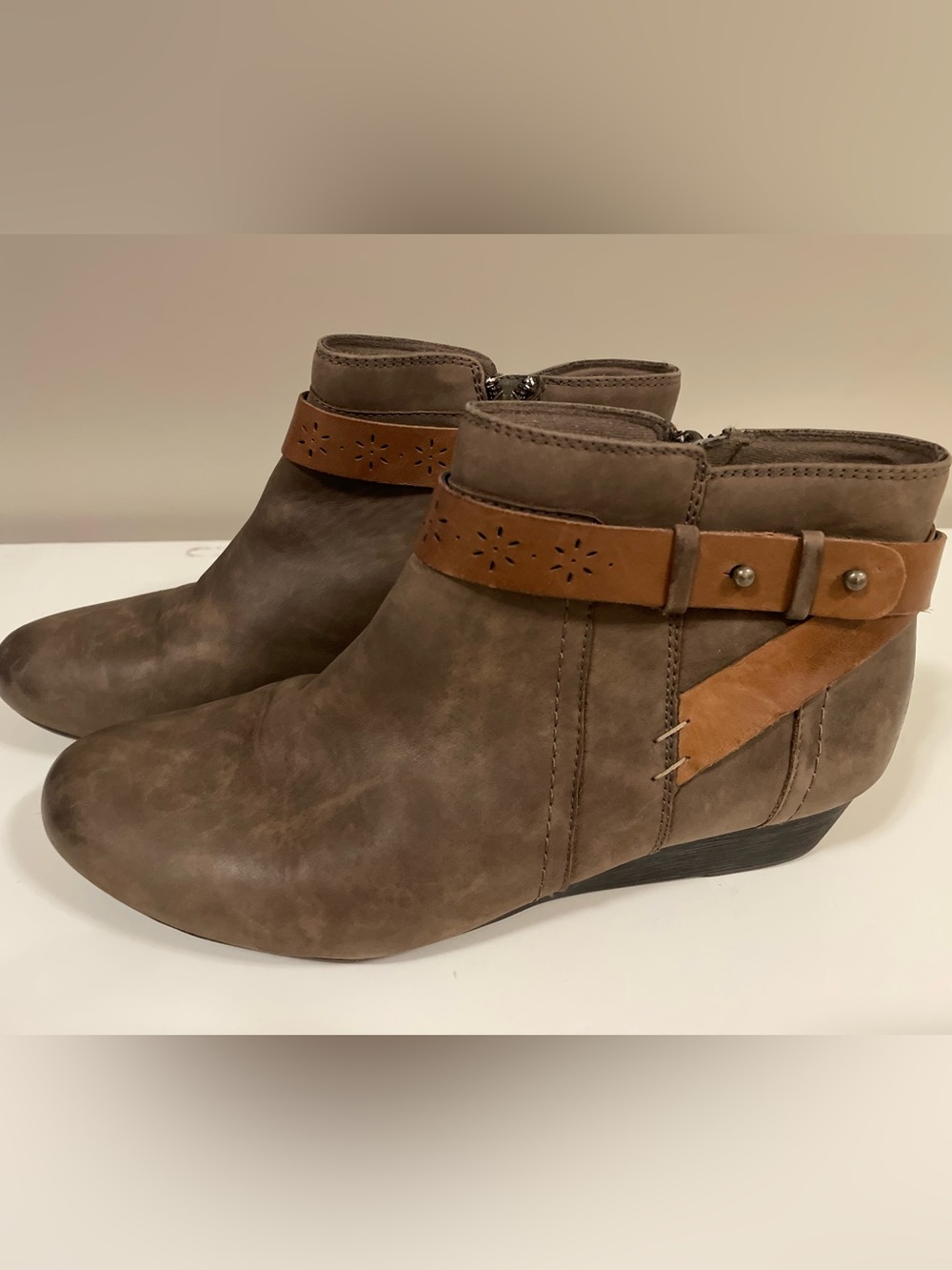 Rockport Taupe Ankle Boots with Decorative Tan Strap